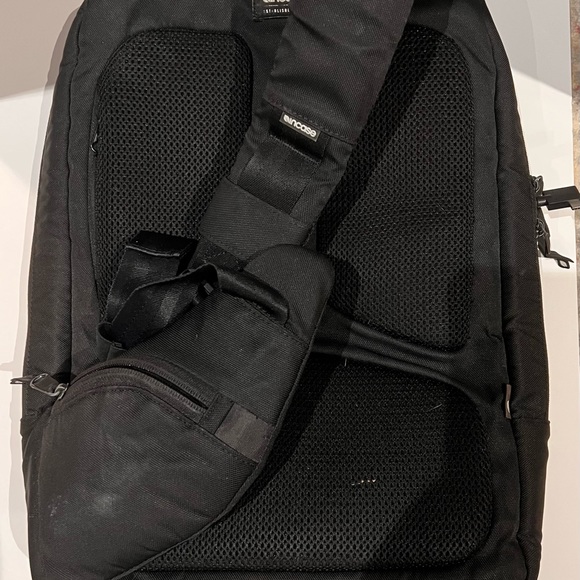 Incase Backpack for computer etc - Picture 2 of 2